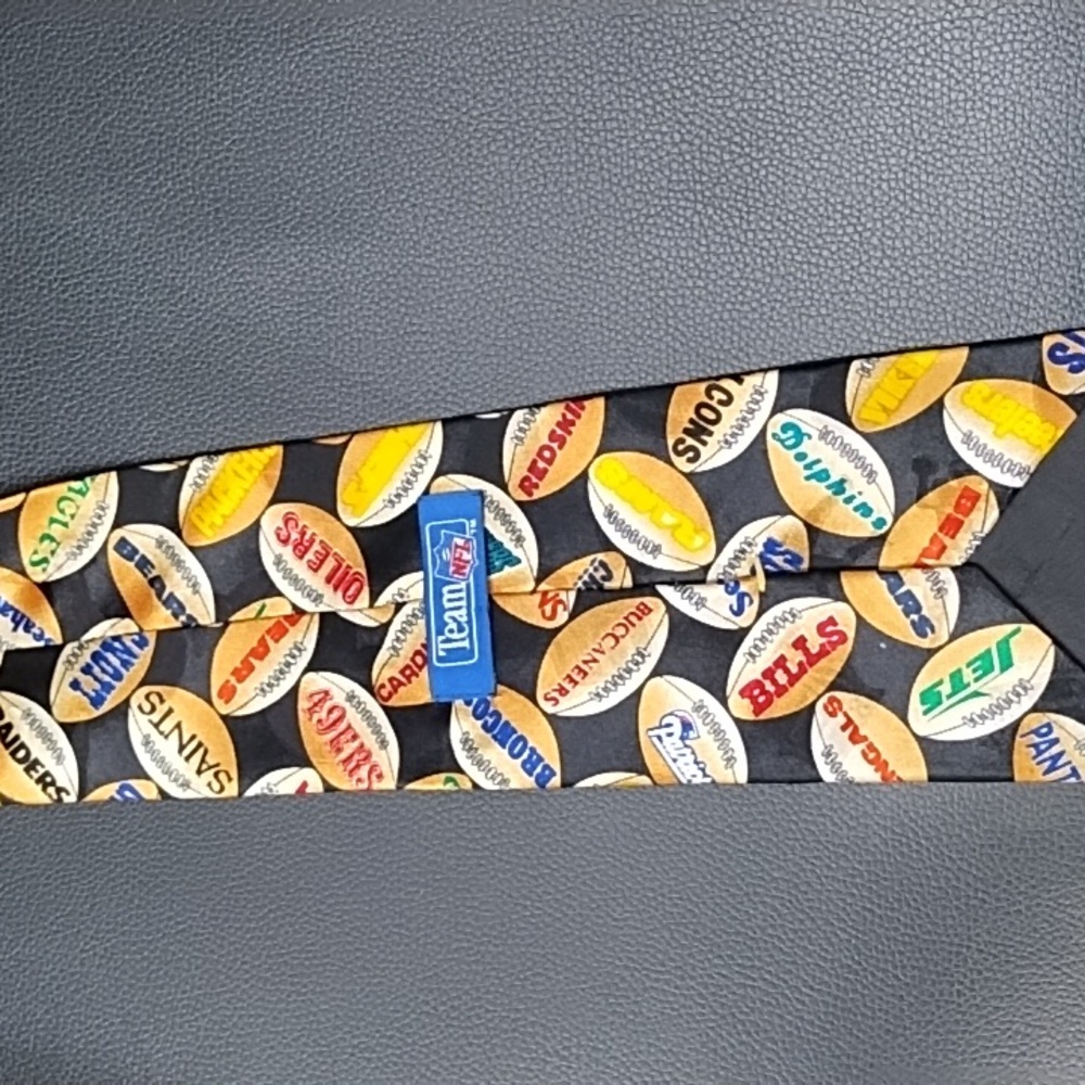 NFL tie